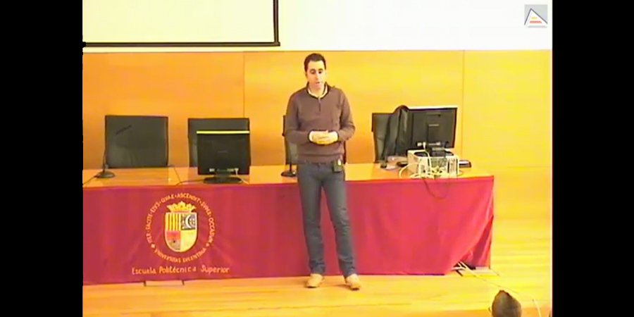David Gil Pelluch en una charla en la Universidad de Alicante